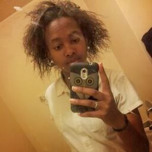 Meet your Posher, Dominique